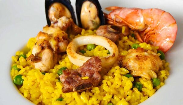 Paella mixta min. 15 pax