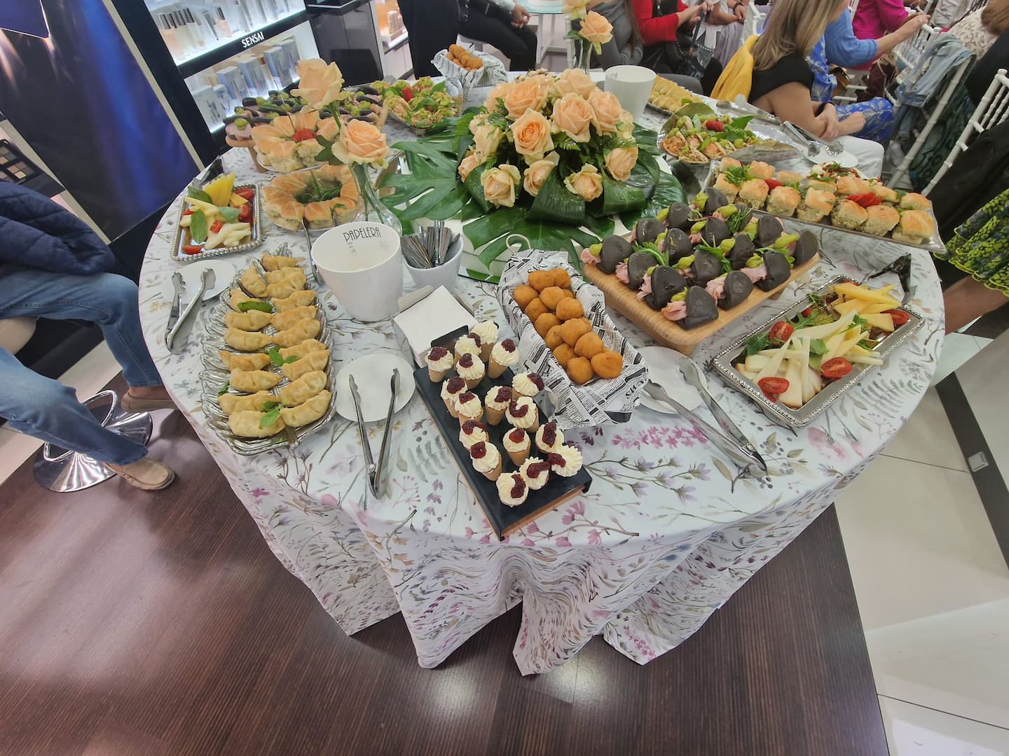 Paquete picoteo reuniones 20 personas